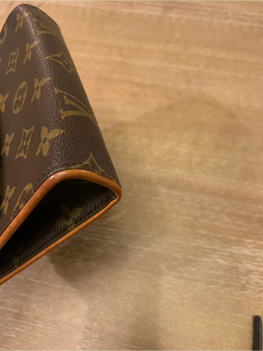Louis Vuitton Monogram Pochette Florentine Waist Bag - Picture 3 of 16